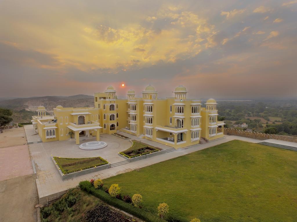 Juesta Brij Bhoomi Resort, 5*